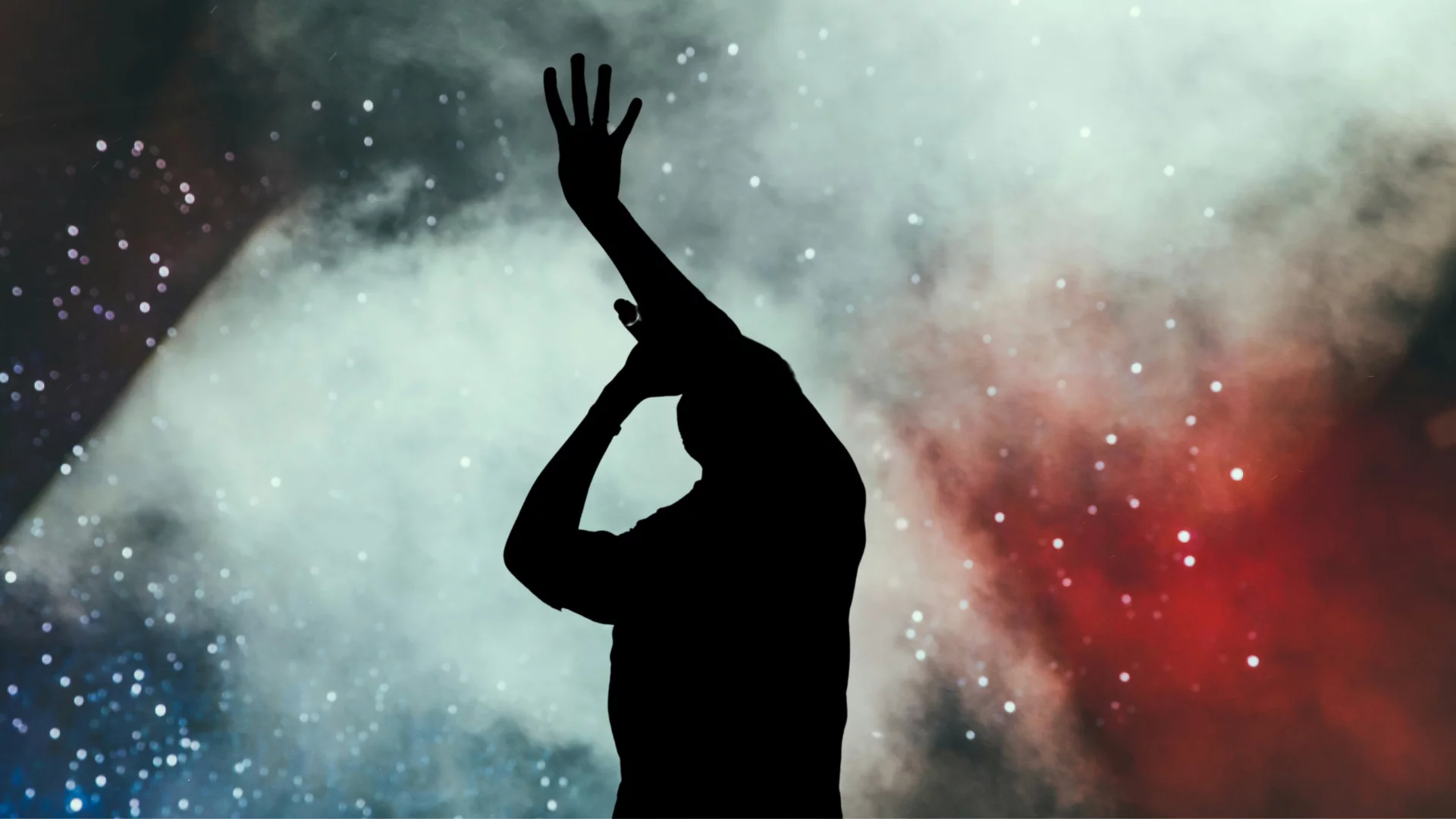 Wycięty artysta podczas koncertu. Muzyczna papka AI opanowuje listy przebojów