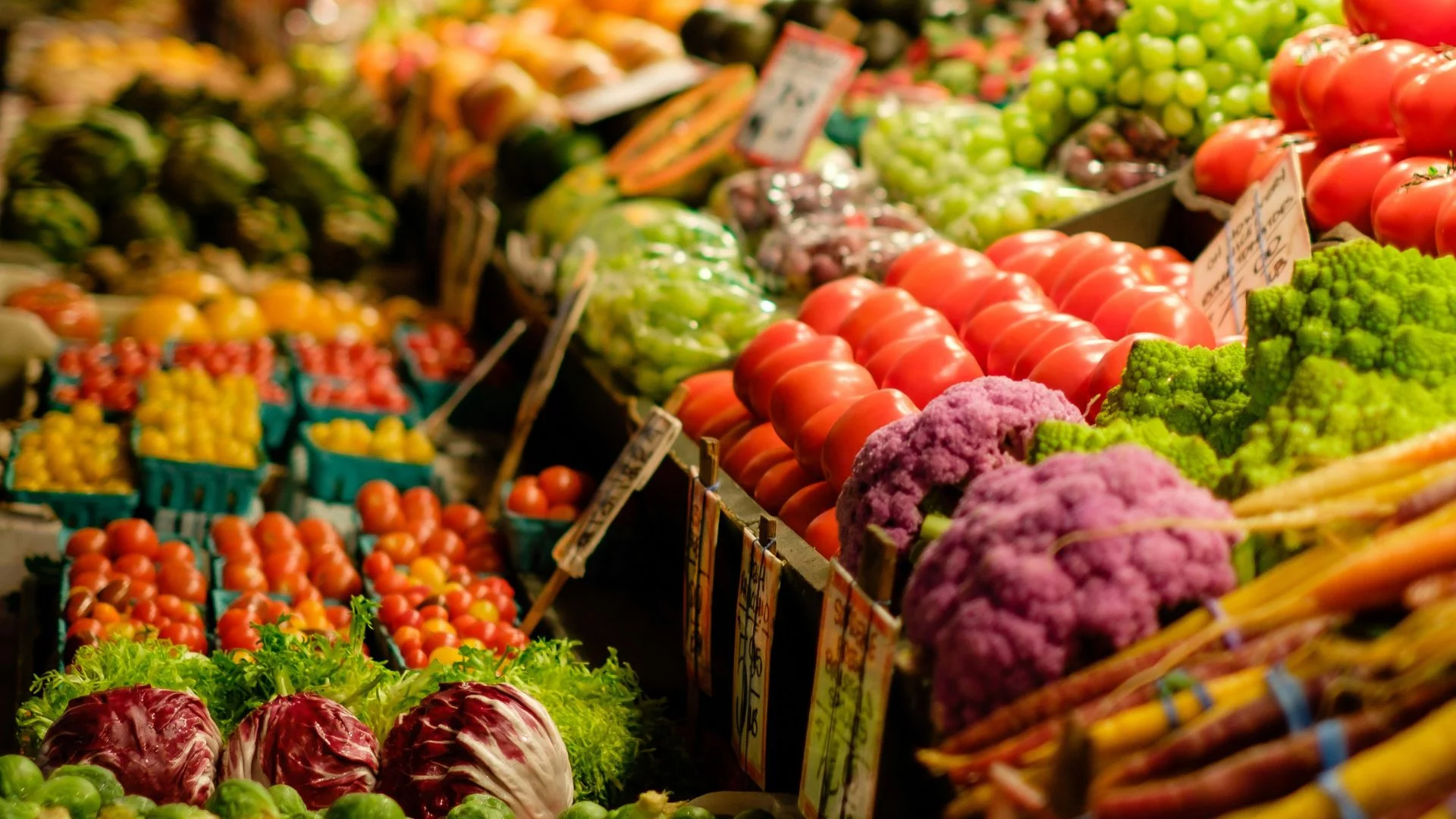 Podwyżki cen warzyw w grudniu 2025. Wiadomo, za które płacimy najwięcej