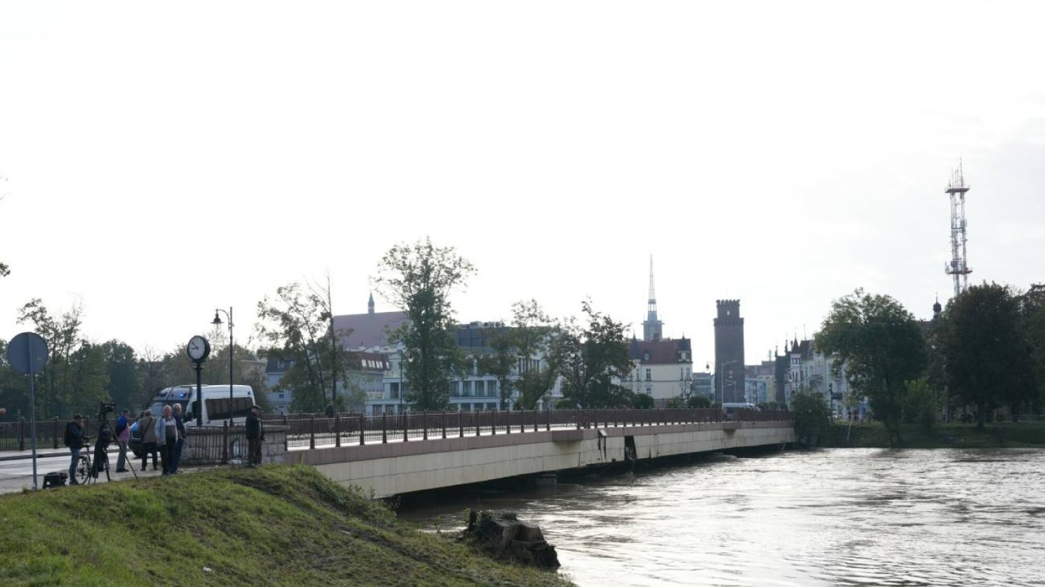 Po powodzi wylewają emocje. Pracownicy Wód Polskich mierzą się z groźbami karalnymi.