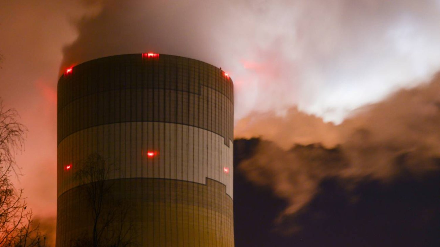 Komin Elektrowni Bełchatów.