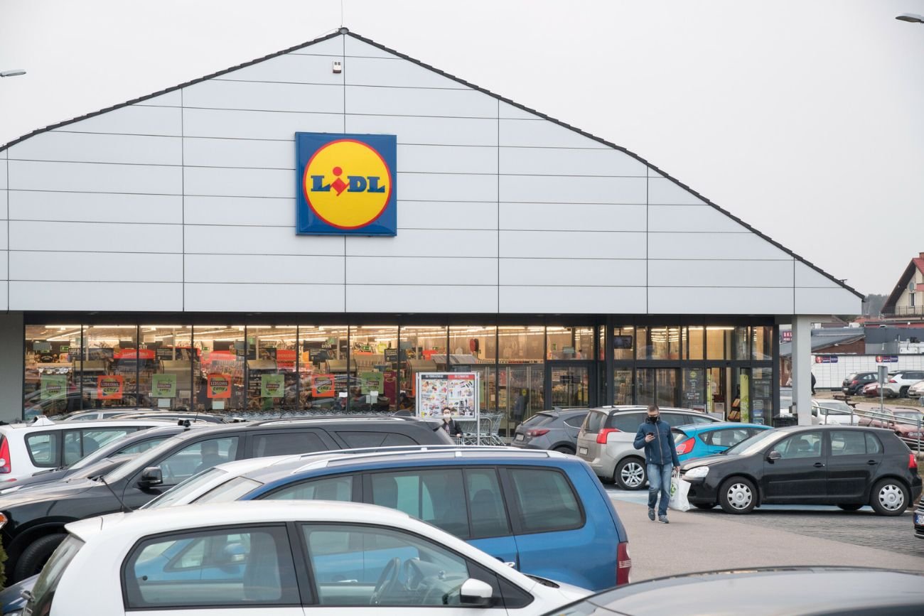 Z tą usługą Lidla zakupy zrobisz taniej. Rabaty wynoszą nawet do 50 proc.
