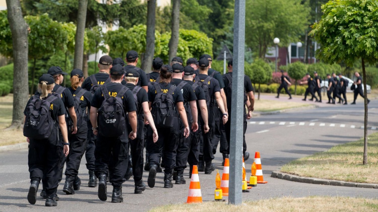 Policja zmaga się z poważnymi brakami kadrowymi.