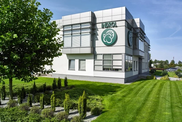 Indyczki tracą życie w wieku 15 tygodni. Kurczaki hoduje się jedynie 5 tygodni