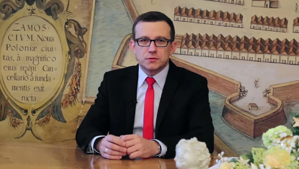 Prezydent Zamościa Andrzej Wnuk uważa, że konieczność ujawniania oświadczeń majątkowych odstrasza od służby publicznej specjalistów o najwyższych kwalifikacjach.
