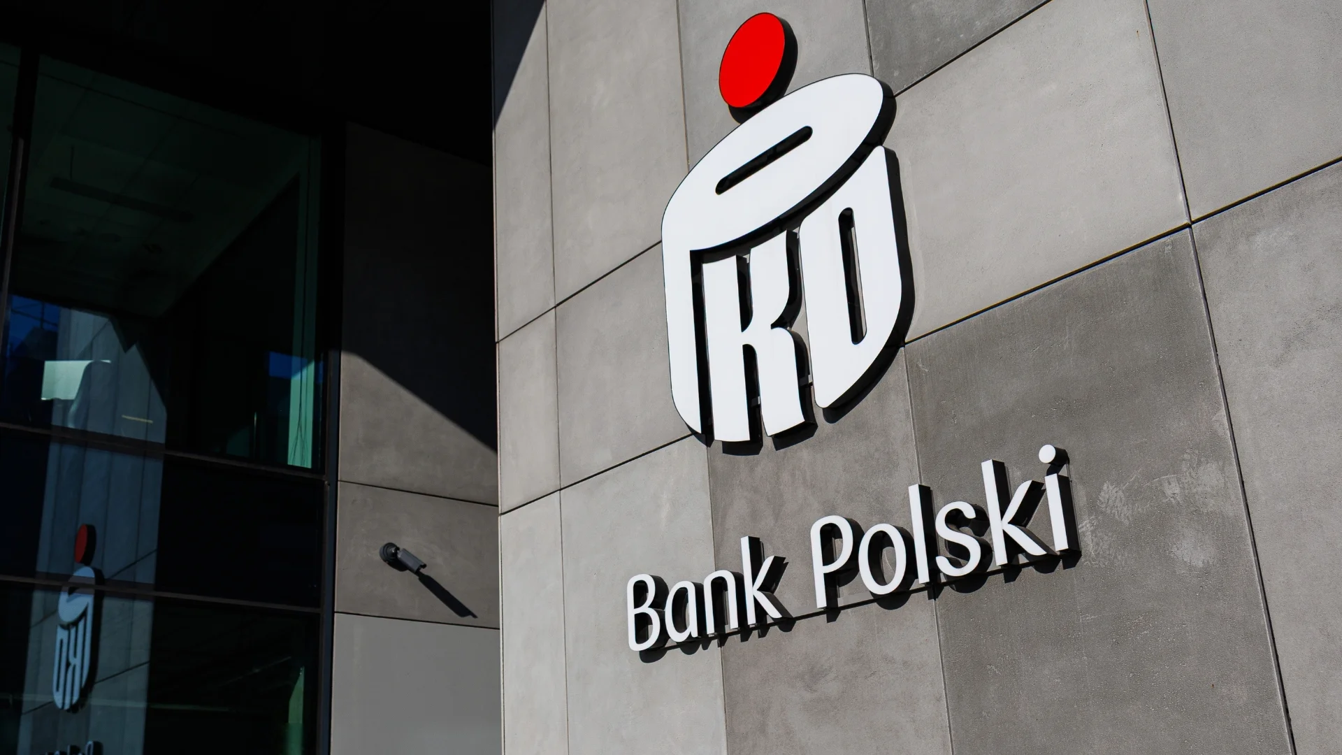 PKO BP jako pierwszy zmienia kredyty. Od 3 września wchodzi nowy wskaźnik