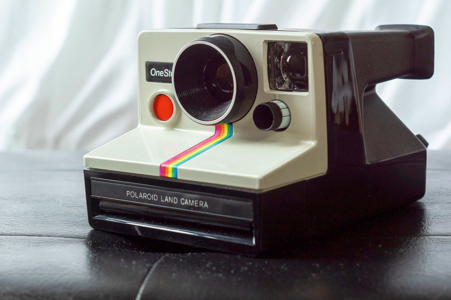 Aparaty Polaroida powstaną nad Brdą. Za odrodzeniem legendy stoi Polak aparat Polaroid