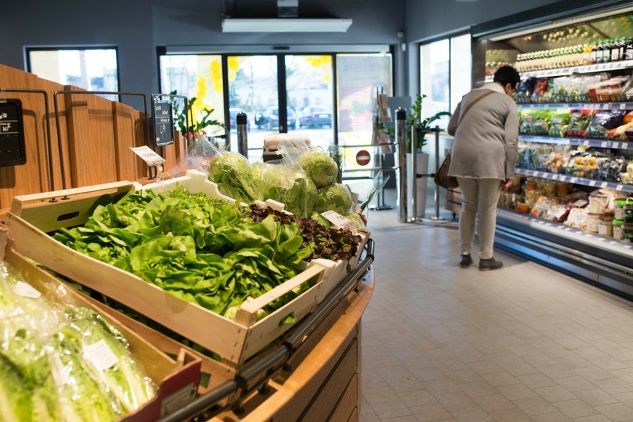 Wśród potencjalnych nabywców sieci Piotr i Paweł są właściciele sieci Biedronka i Carrefour.