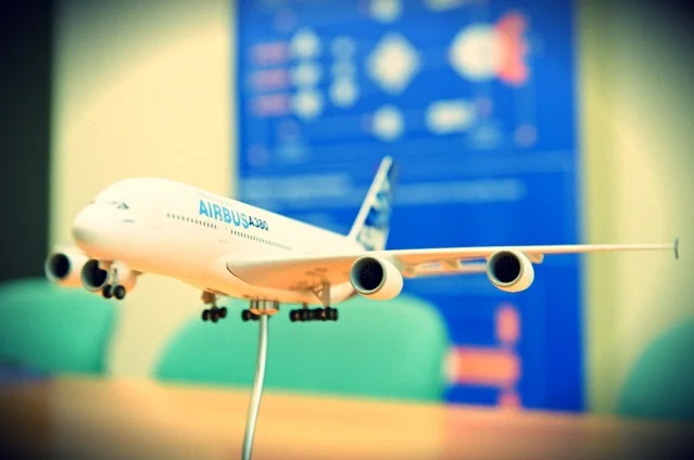 Miniaturowy model A380. Technology Partners miało swój wkład w konstrukcji tego samolotu