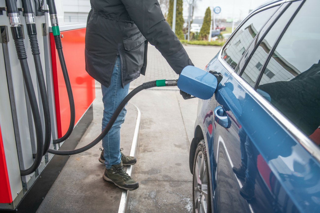 W połowie stycznia spadły ceny paliw