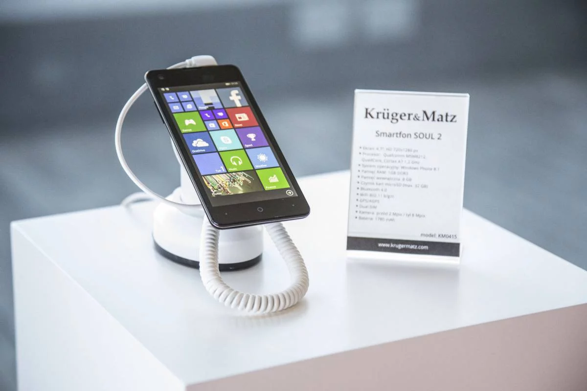 Polskie smartfony są produkowane pod Garwolinem