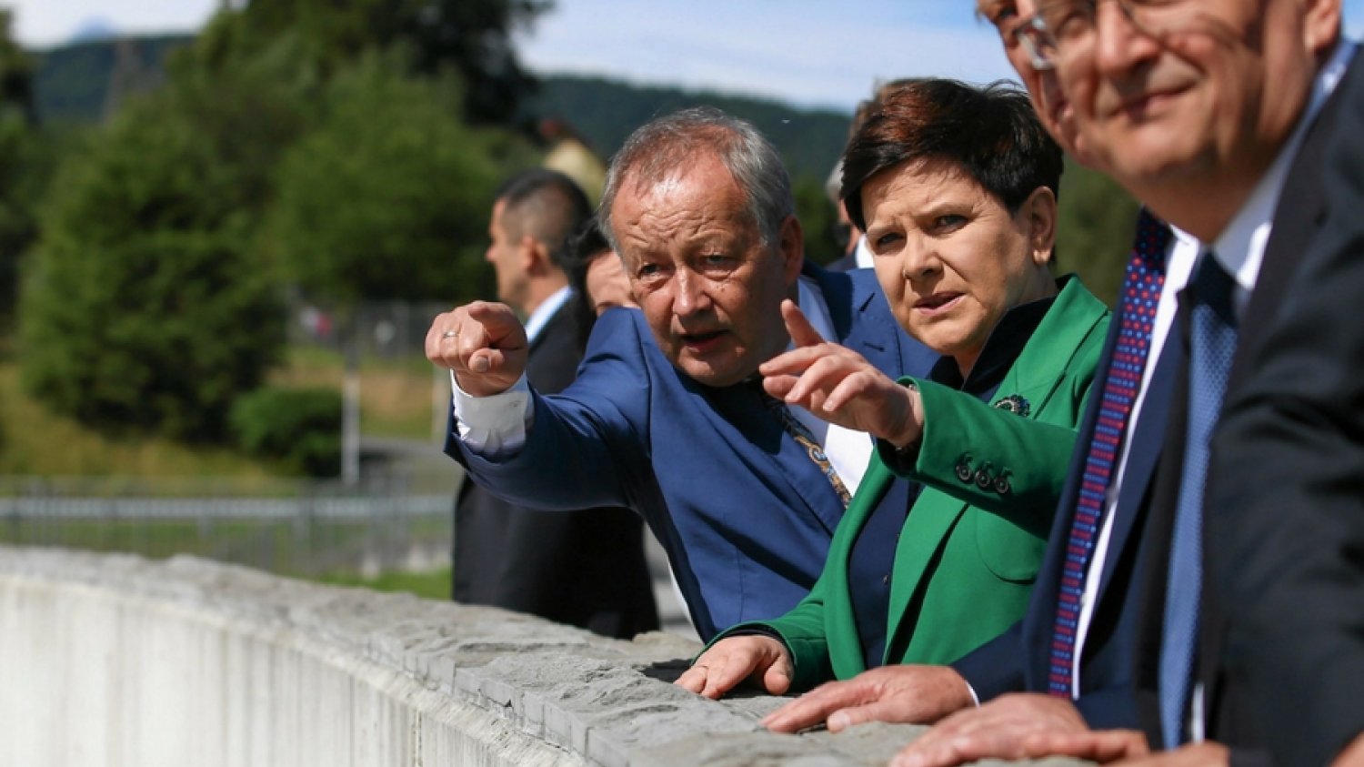 Premier Beata Szydło zapowiada, że projekt budżetu jest wstępny. Ekonomiści dorzucają, że jest też optymistyczny.