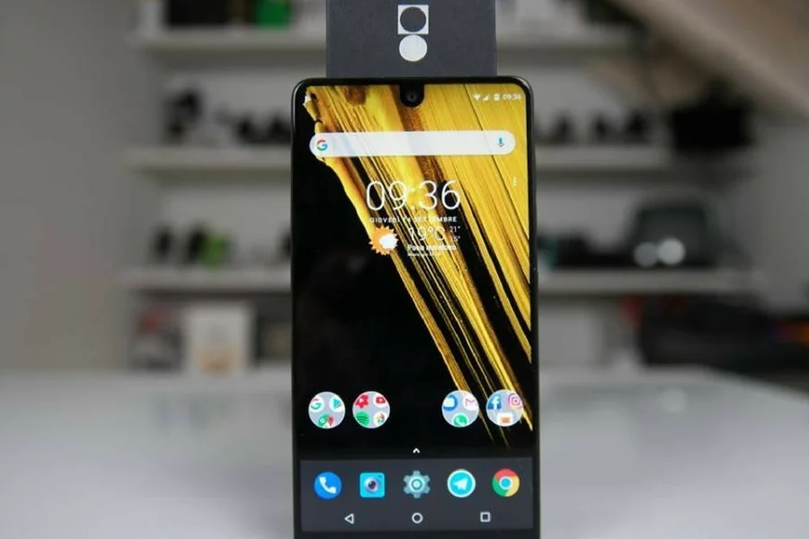 Essential Phone.