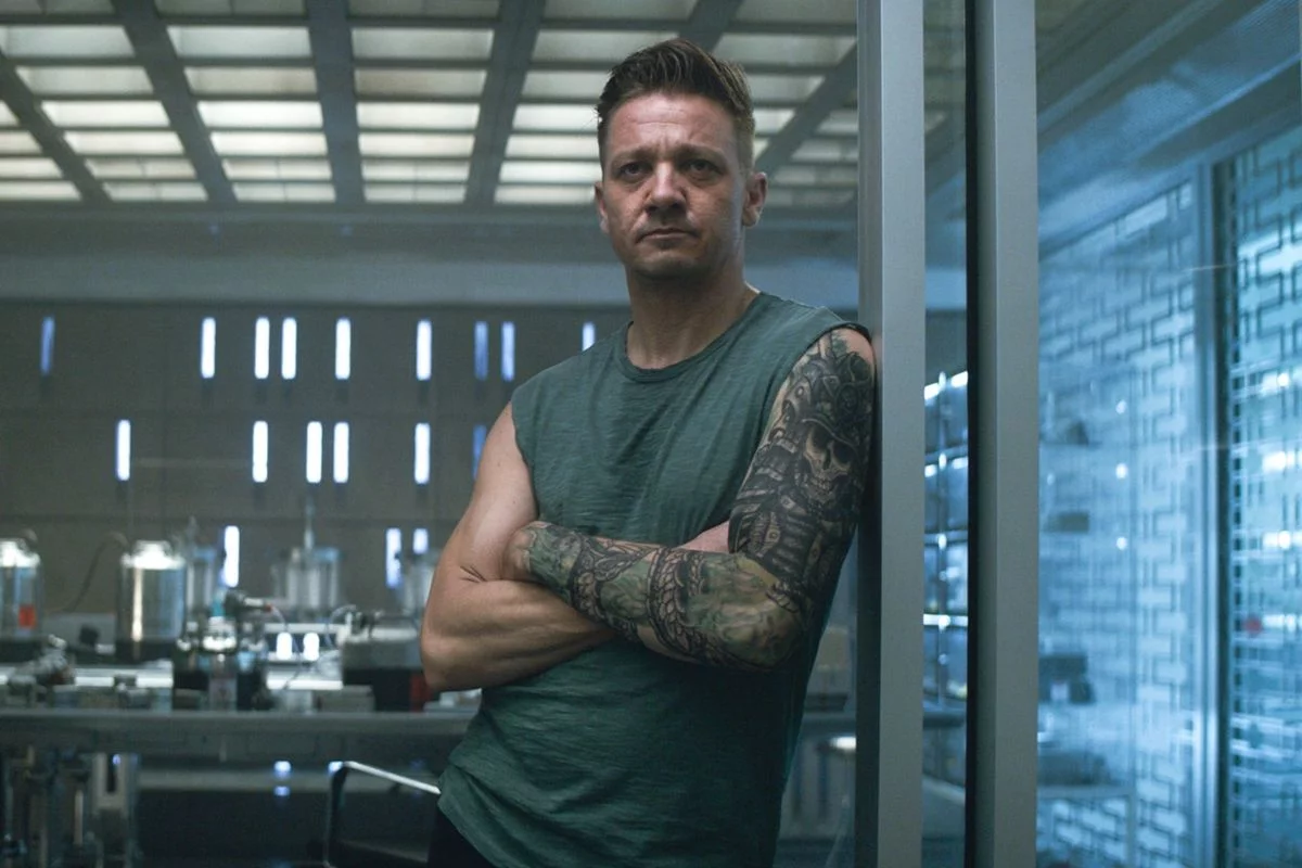 Jeremy Renner jako Hawkeye.