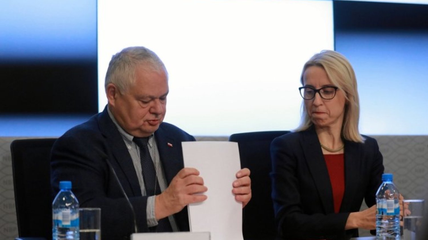 Szef NBP Adam Glapiński i minister finansów Teresa Czerwińska. Glapiński jest zdania, że przez ostatnie dwa lata mieliśmy w Polsce do czynienia z "cudem gospodarczym".