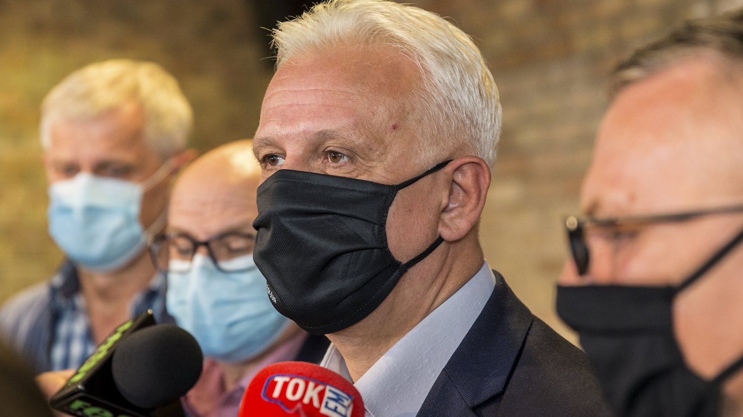 Przewodniczący zarządu Regionu Śląsko-Dąbrowskiego Niezależnego Samorządnego Związku Zawodowego ''Solidarność'' Dominik Kolorz podczas konferencji prasowej w sprawie strajku w kopalniach Rudy Śląskiej