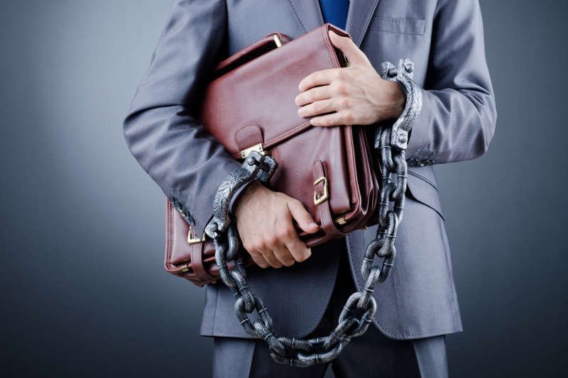 Wraz z uwolnieniem kolejnej transzy unijnych środków, na rynku pojawi się sporo oszustów udających specjalistów od pozyskiwania pieniędzy z UE