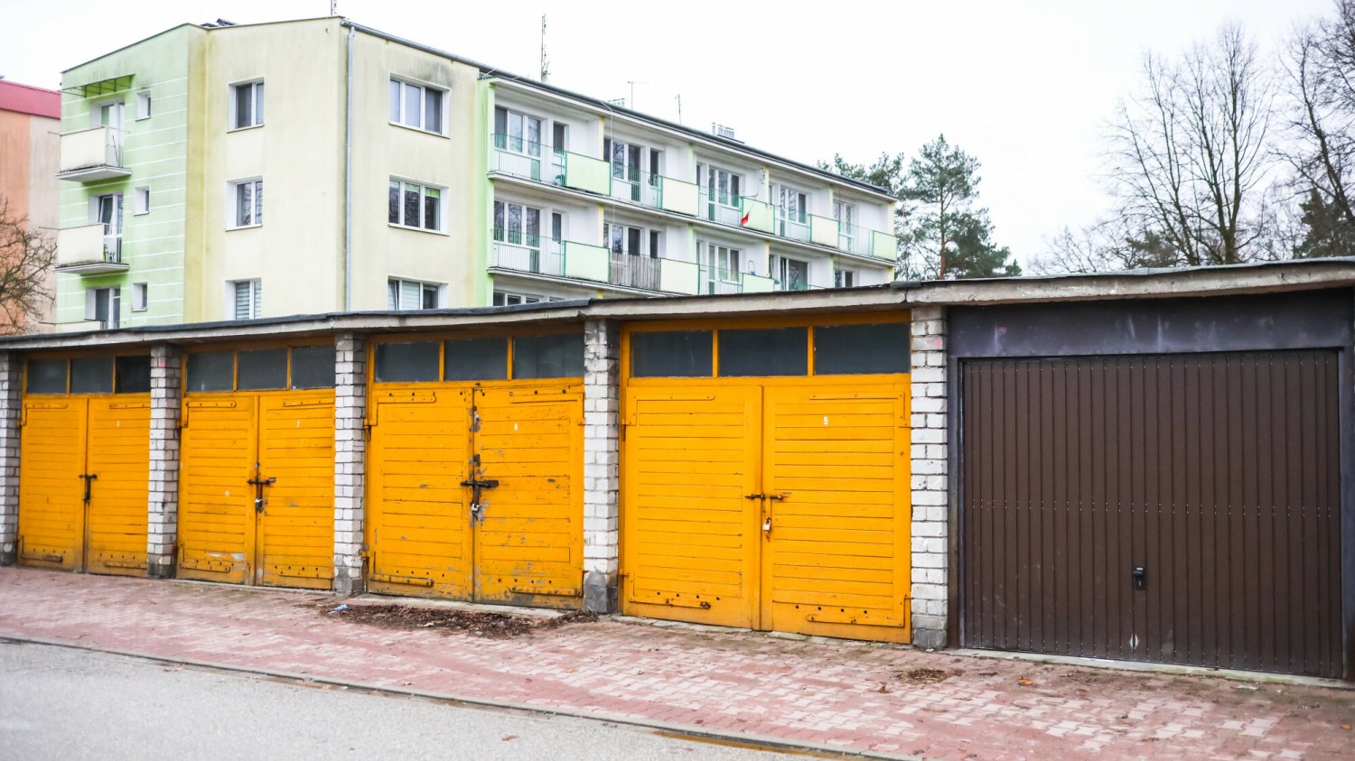 Oryginalny garaż na sprzedaż w Warszawie