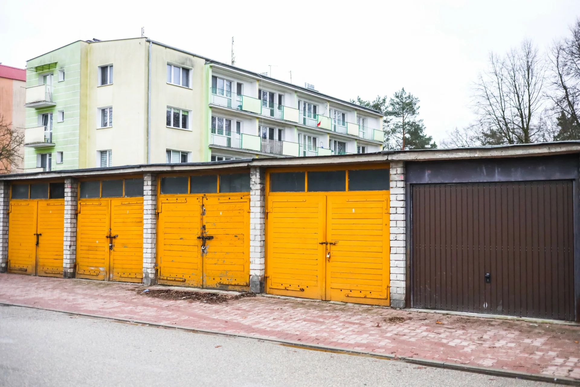 Oryginalny garaż na sprzedaż w Warszawie