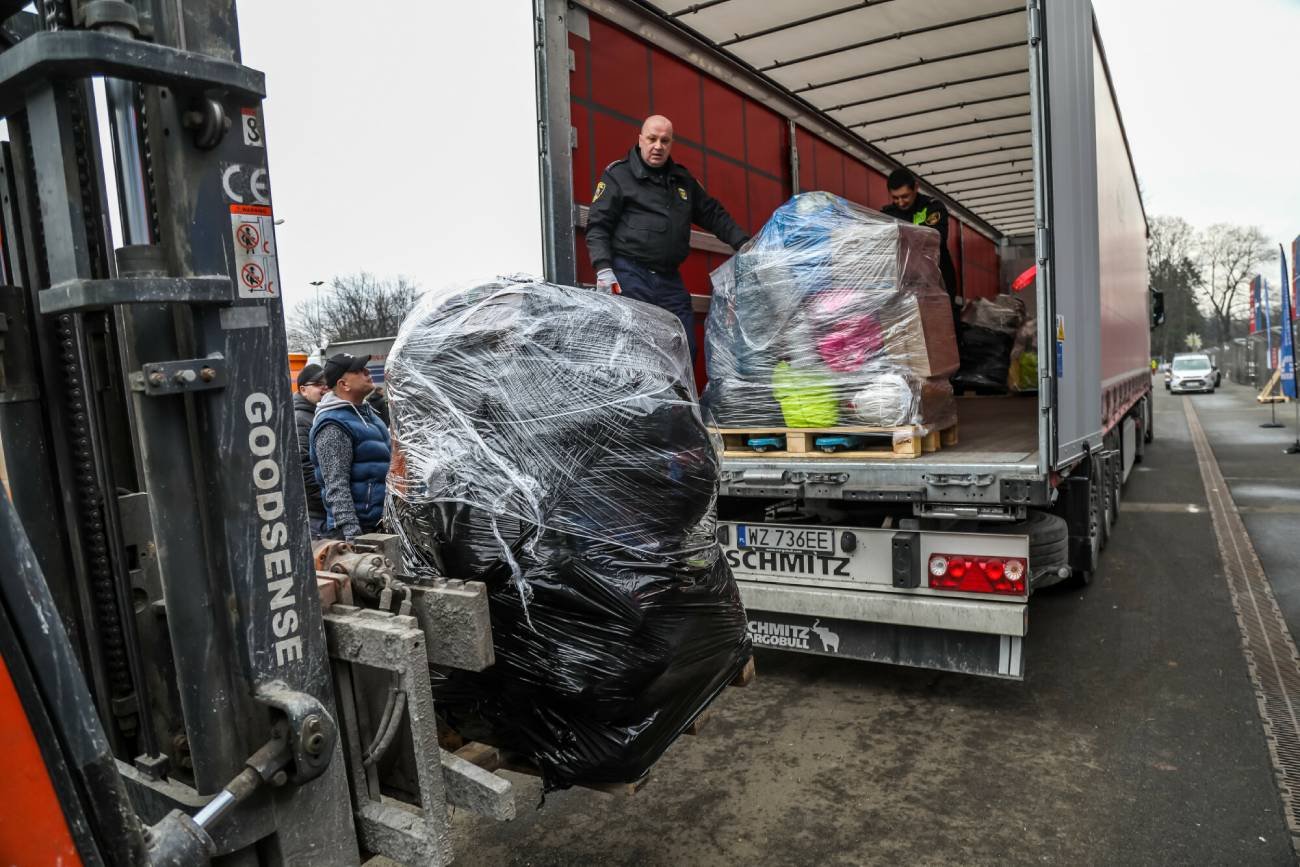 Ciężarówka z trnasportem