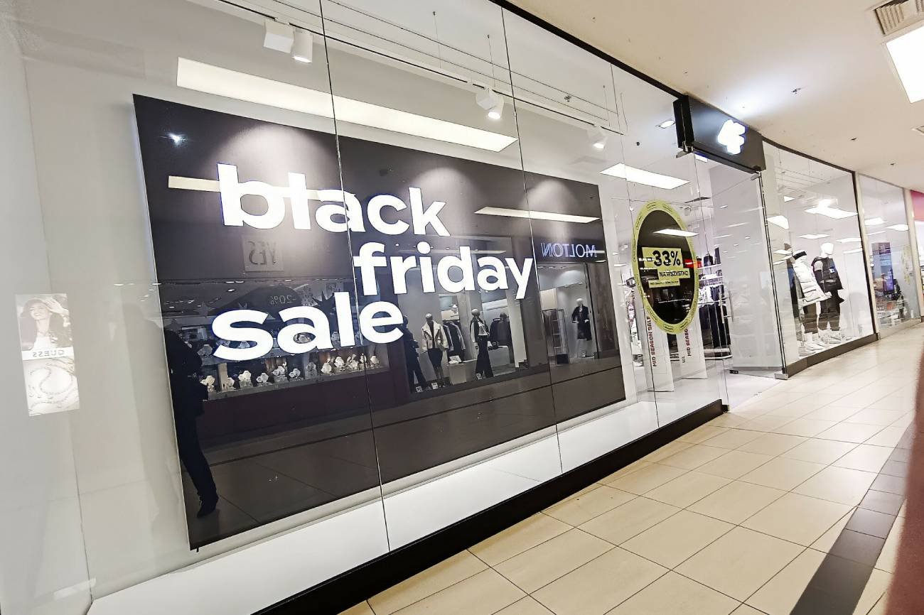 Przedstawiamy 7 aplikacji pomocnych na Black Weeks, Black Friday i Cyber Monday.