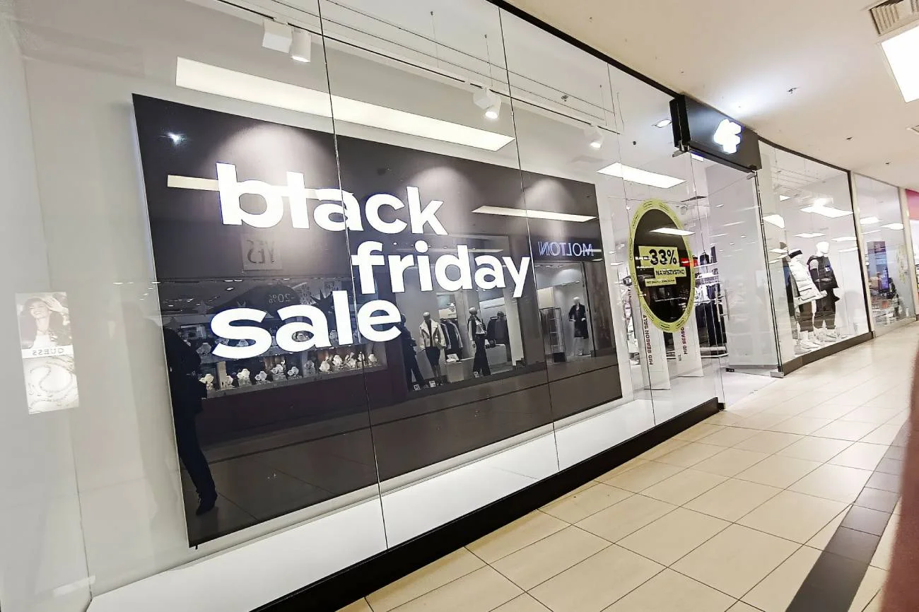 Przedstawiamy 7 aplikacji pomocnych na Black Weeks, Black Friday i Cyber Monday.