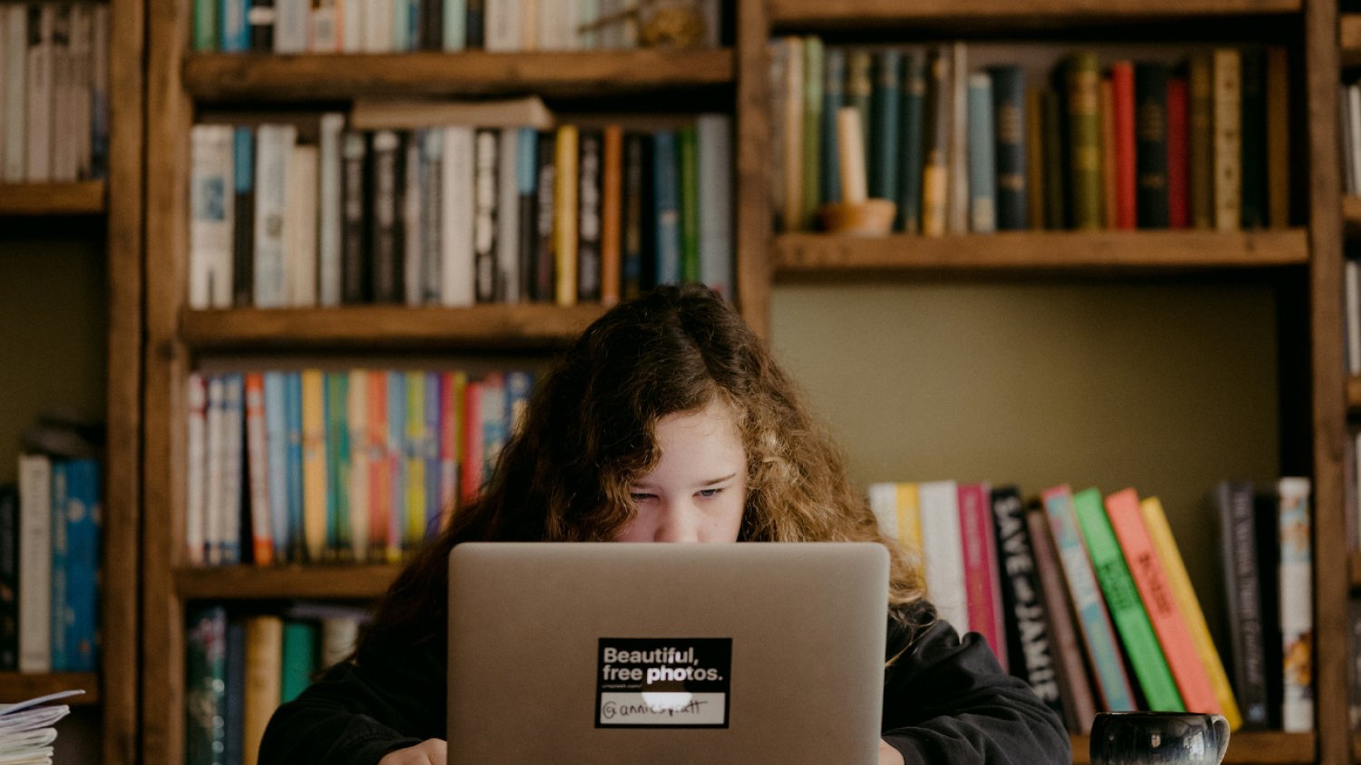 Celem projektu jest udostępnienie szybkiego internetu o przepustowości co najmniej 300 Mb/s mieszkańcom ponad 1,6 mln internetowych białych plam.