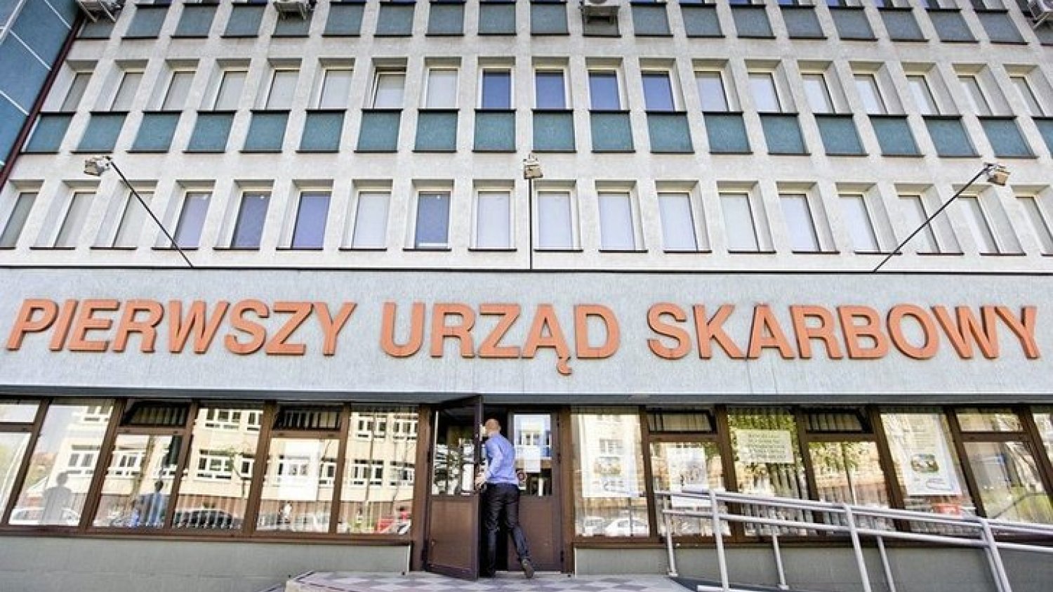 Tarcza antykryzysowa zawiesza postępowania i kontrole podatkowe. Może przy okazji opóźnić decyzje o zwrocie podatku.