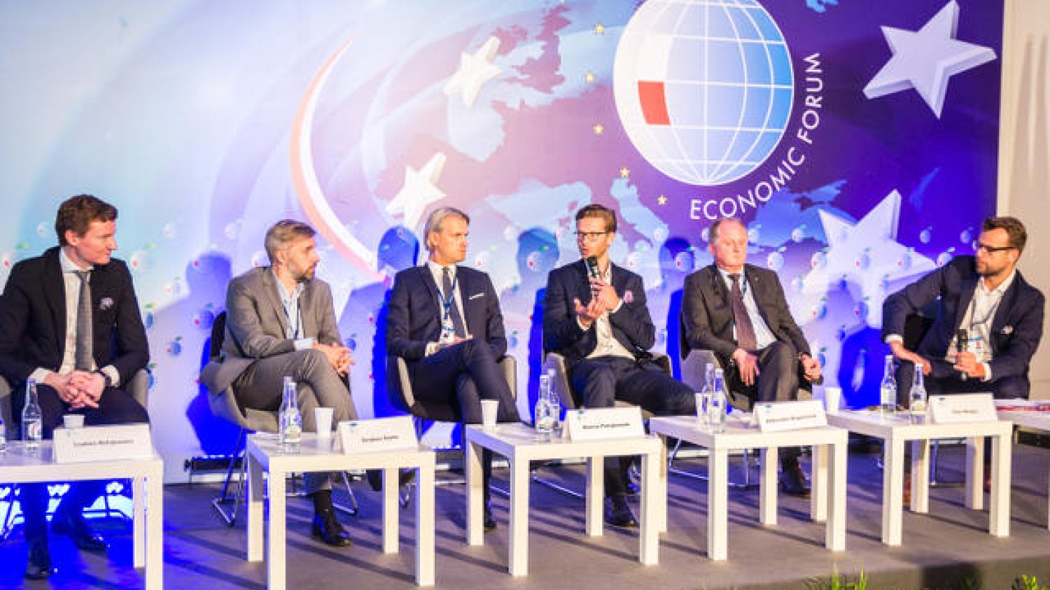 Uczestnicy panelu „Jak inwestować w FinTech, by gospodarka odnosiła z tego korzyści?”