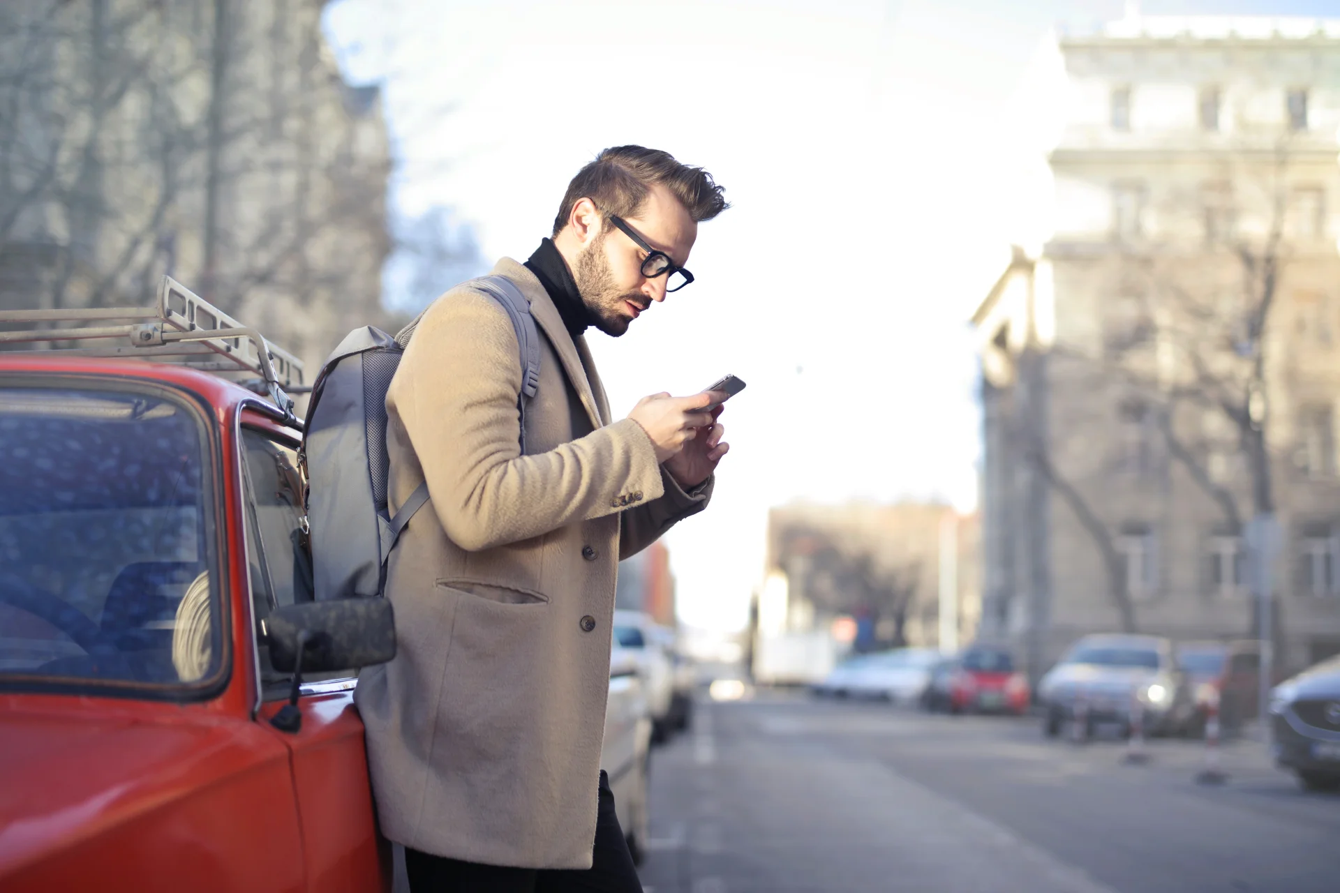 Przeglądasz stronę sklepu internetowego, a chwilę później dzwoni do ciebie jego konsultant. Skąd wziął twój numer, skoro wcale go nie podawałeś?