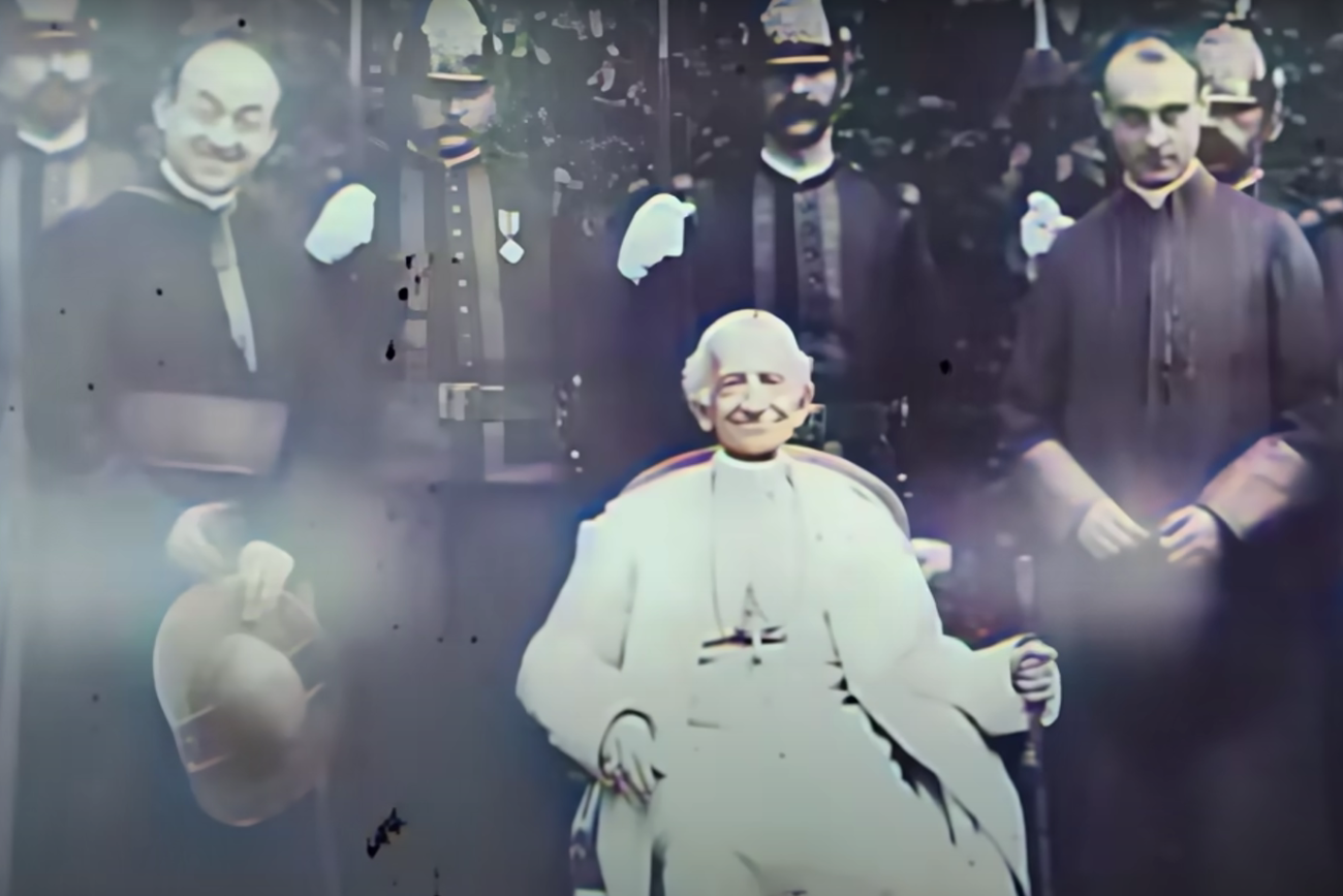 Najstarsze nagranie osoby pochodzi z 26 lutego 1896 roku, ukazany na nim papież Leon XIII miał wówczas 86 lat.