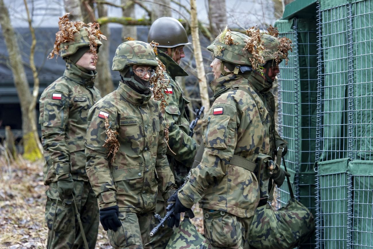 Wojsko czekało na podwyżki wynagrodzeń, dostało obniżkę