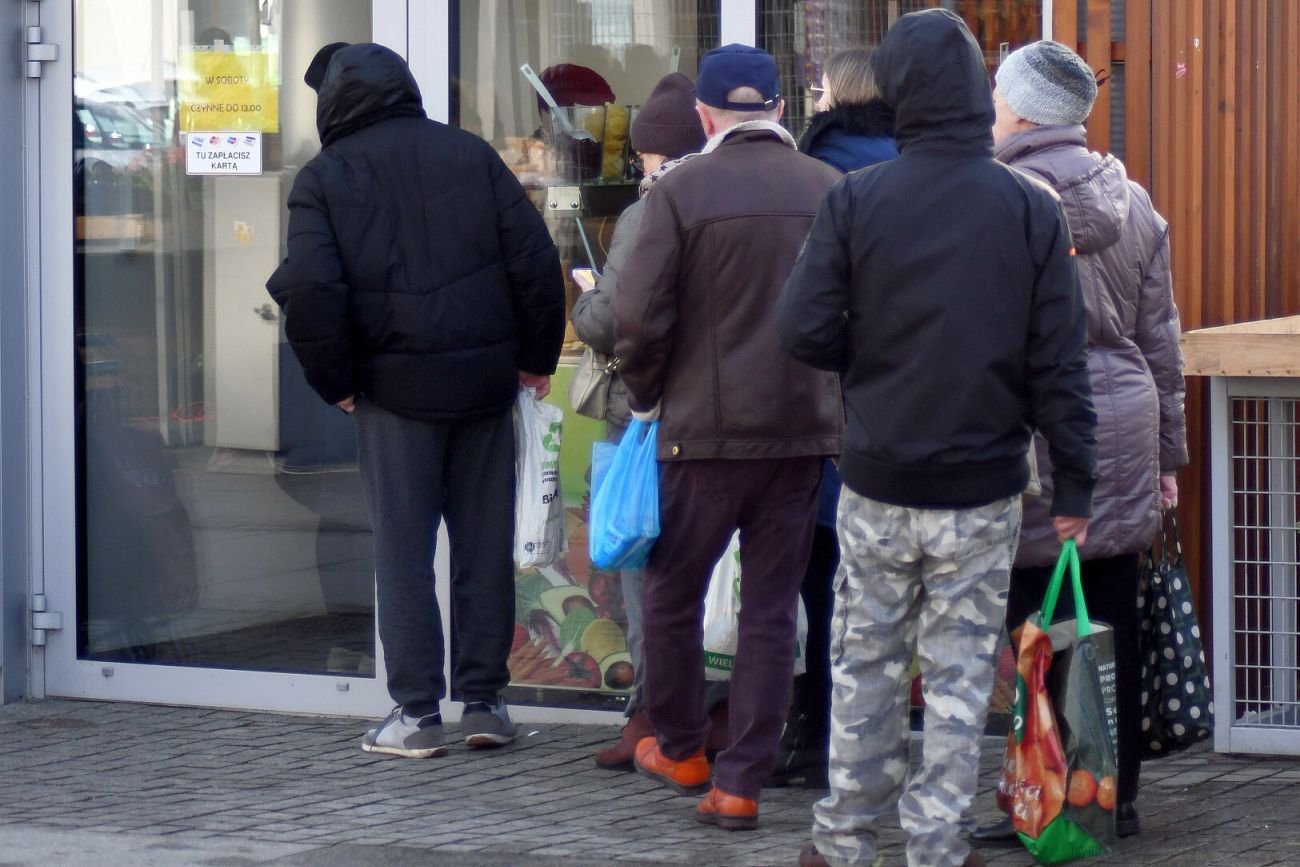 Przed świętami w sklepach będą potężne kolejki, przewidują eksperci