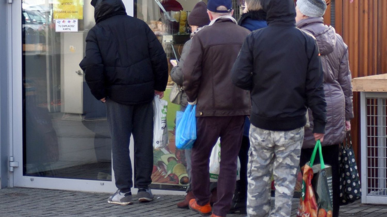 Przed świętami w sklepach będą potężne kolejki, przewidują eksperci