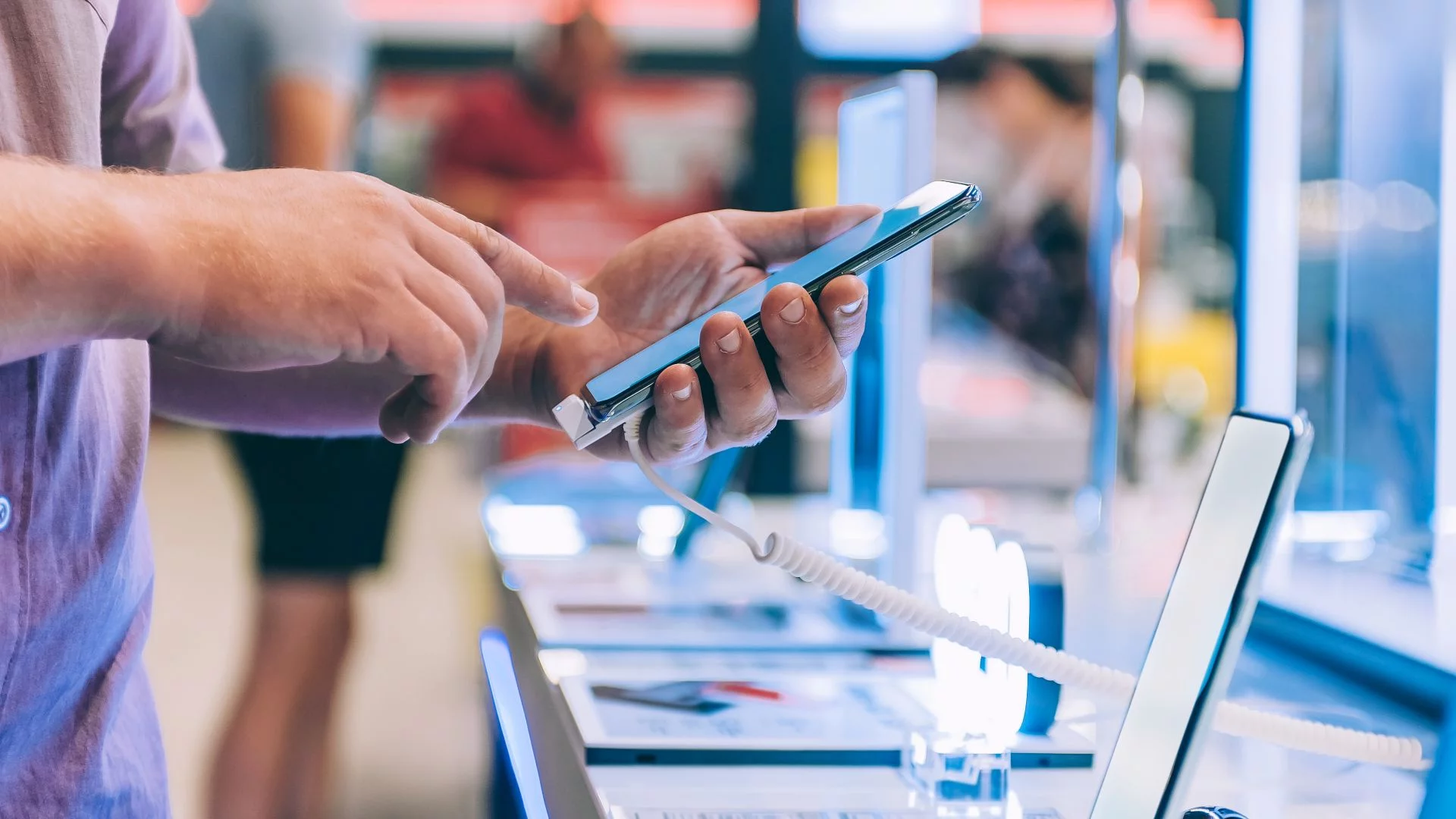 Podatek od telefona odroczony. Podziękujmy niekompetencji urzędników