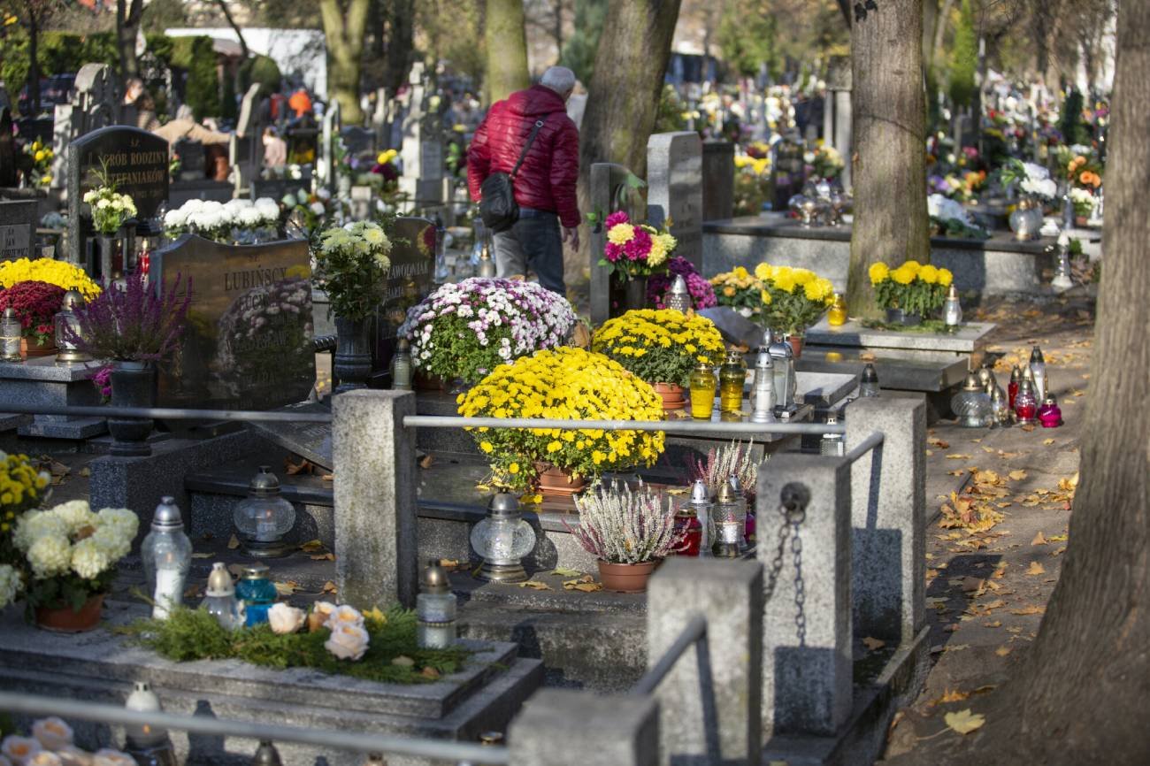 W sprawie cmentarza w Ratowicach, interwencję podjęła kuria. Zdjęcie poglądowe.