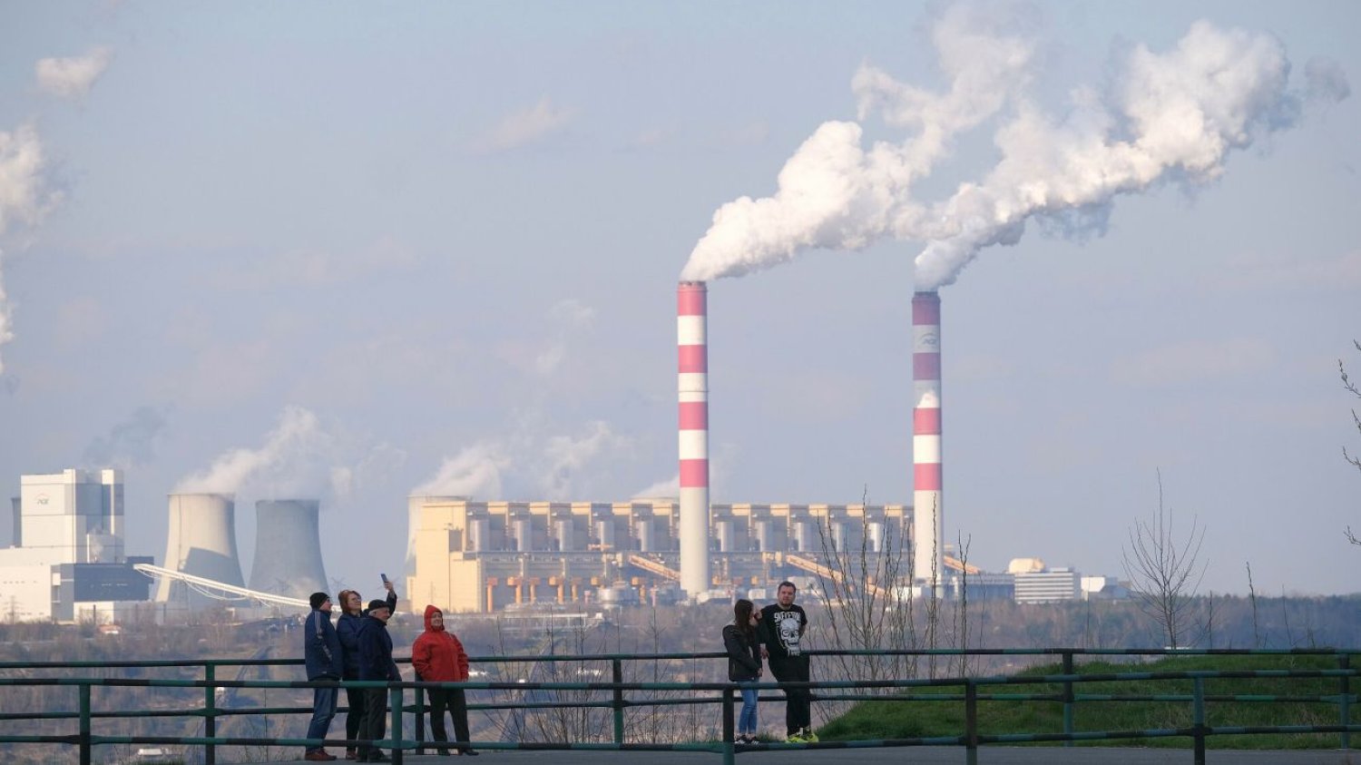 Odejście od węgla w 2049 roku będzie nas kosztowało 422 miliardy i prawie 34 tysiące ofiar śmiertelnych - wyliczyli naukowcy