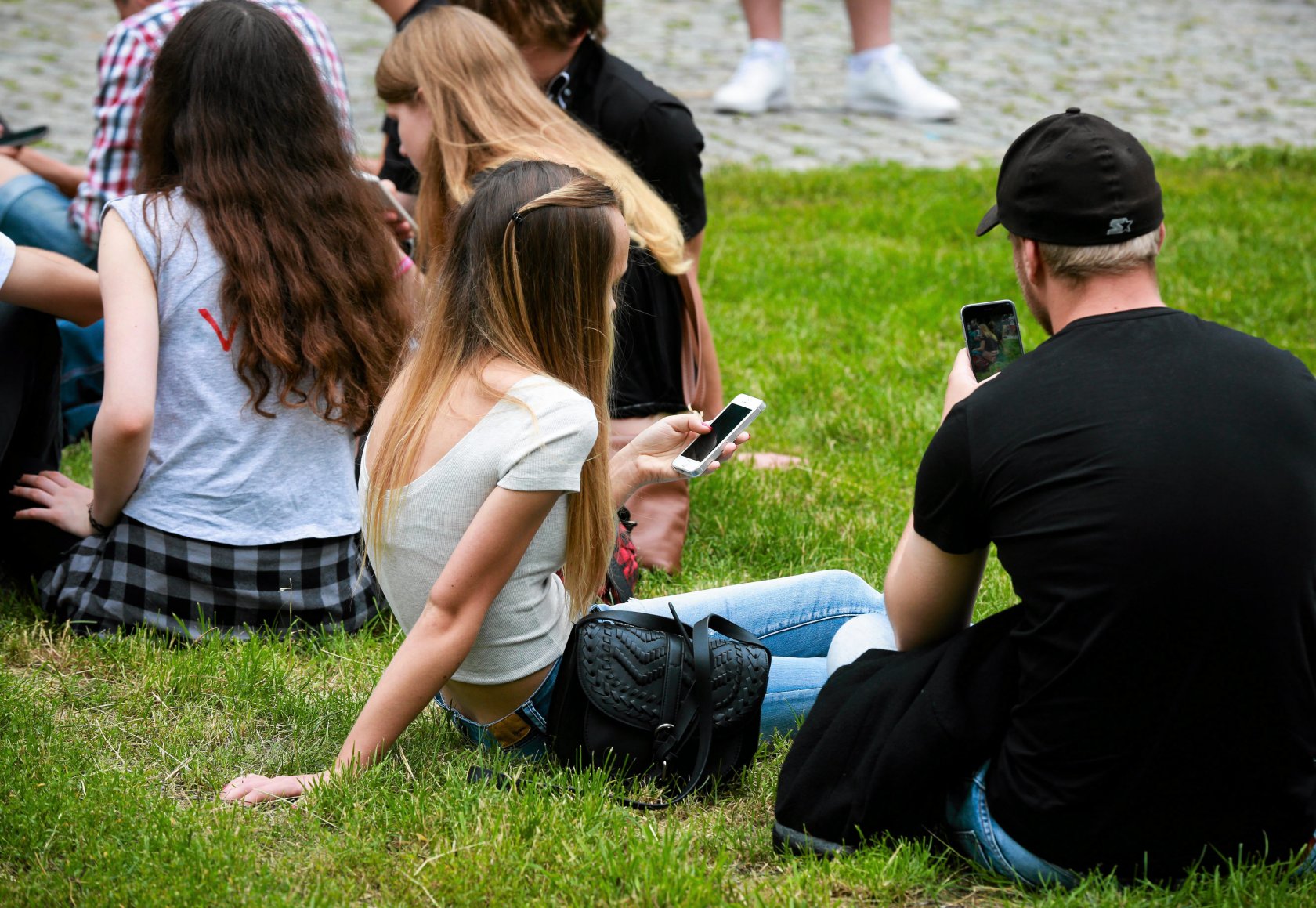 Tani telefon to kompromis - niska cena idzie w parze z niską jakością bezpieczeństwa