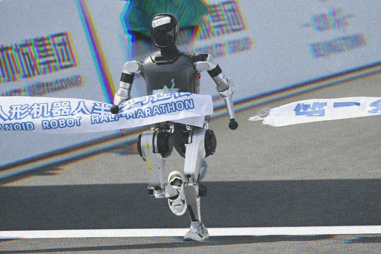 Ludzie ścigali się w półmaratonie z… humanoidami. Robotom odpadały głowy i wbiegały w ścianę