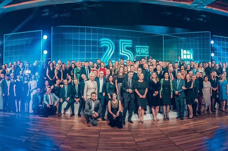 W czwartek 12 września odbyła się kolejna część obchodów 25-lecia OKNOPLAST. W Nosalowym Dworze w Zakopanem zgromadzili się tym razem partnerzy handlowi firmy działający zarówno w kraju, jak i na arenie międzynarodowej