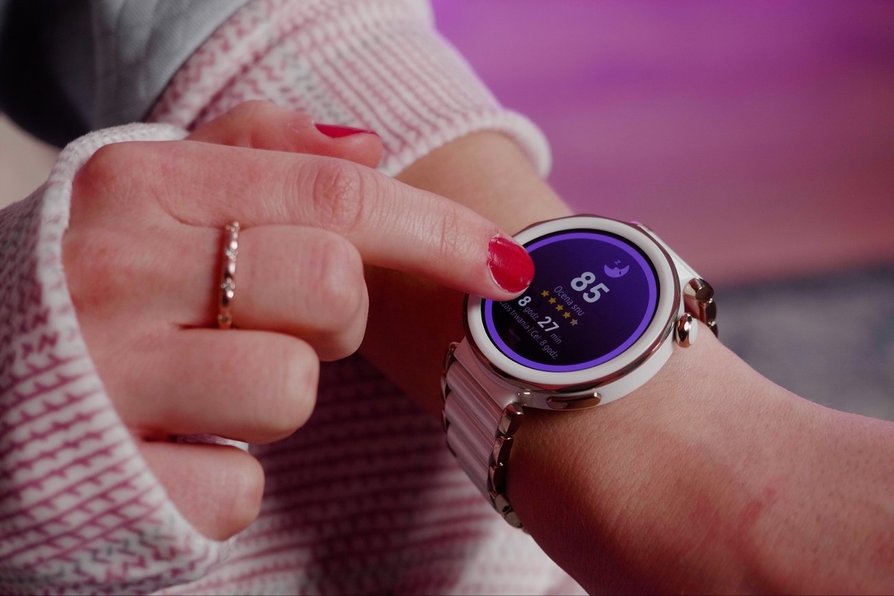 HUAWEI WATCH GT 5 Pro 42 mm Elegant to jedna z wersji najnowszego smarwatcha Huawei, której zaawansowana funkcja analizy jakości snu i mierzenia poziomu stresu pomaga w przejściu na zdrowszy styl życia.