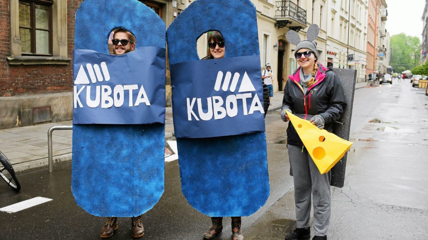 Klapki Kubota wejdą do Biedronki.