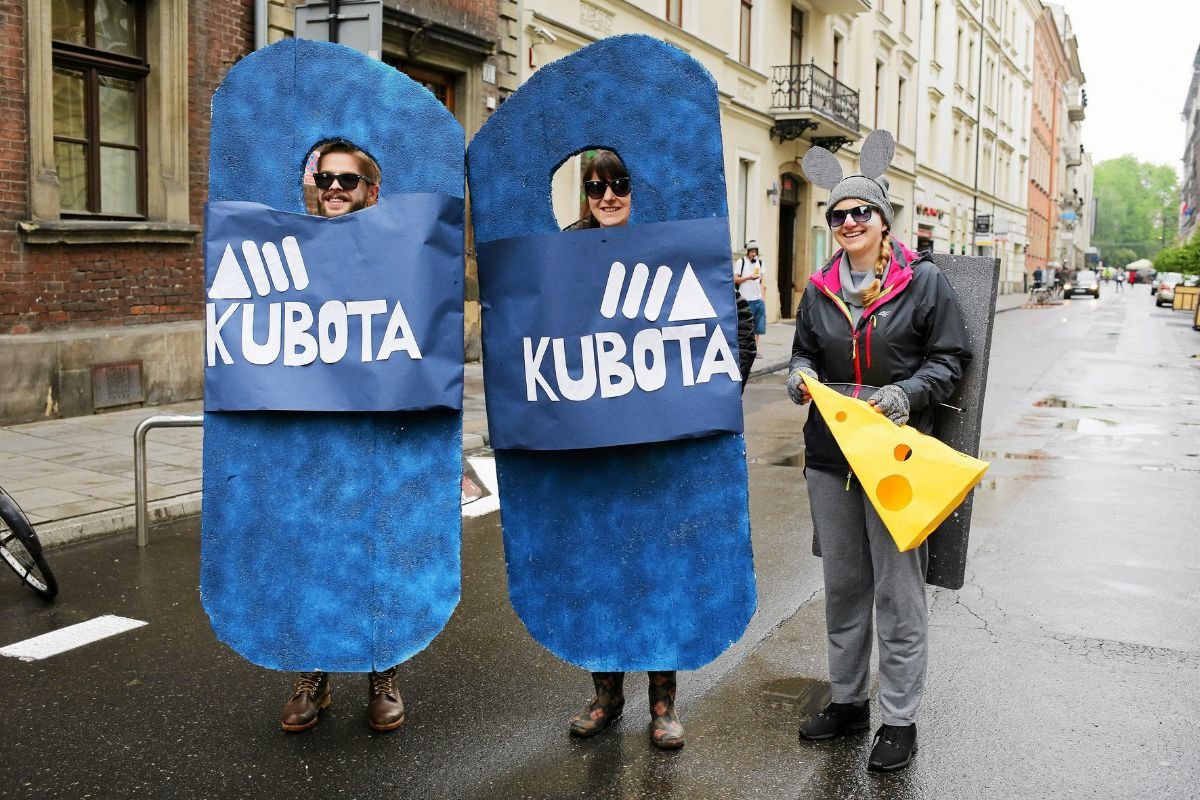 Klapki Kubota wejdą do Biedronki.