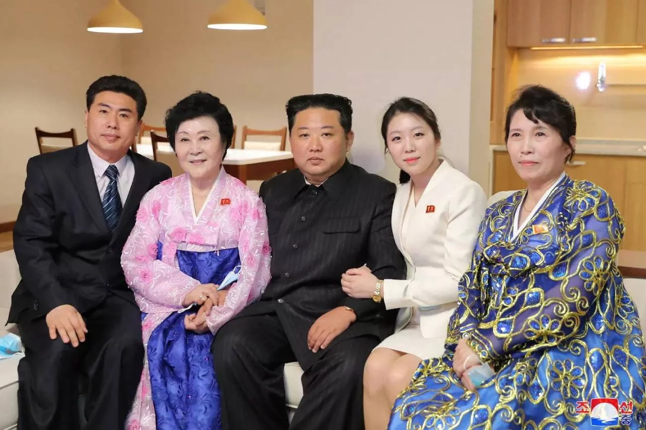 Ri Chun Hi "różowa dama" i Kim Dzong Un