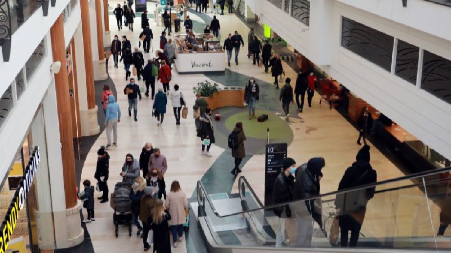 W galeriach ruch jak przed pandemią.