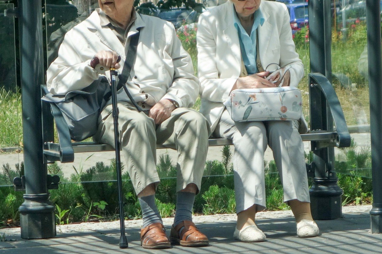 Składka zdrowotna a emerytura. Jak obliczyć kwotę na rękę?