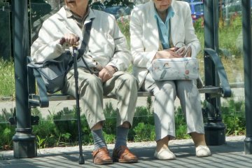 Składka zdrowotna a emerytura. Jak obliczyć kwotę na rękę?