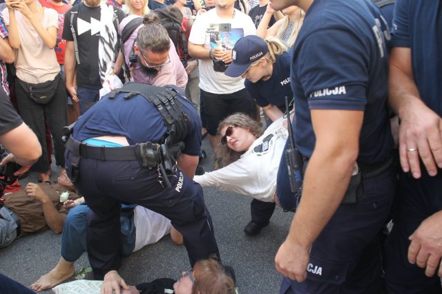 Obcokrajowcy w polskiej policji - propozycja zatrudniania Ukraińców i Rosjan w policji jest mocno krytykowana