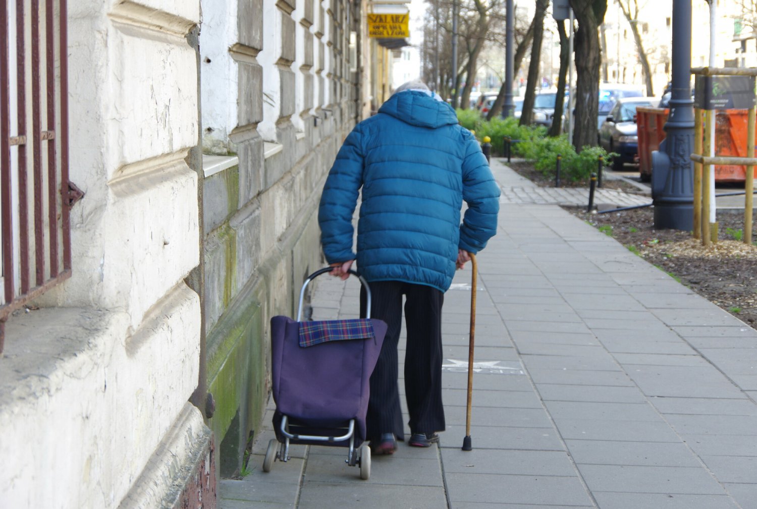 Emerytury wdowie zależne od 800 plus – ekonomista nie ma wątpliwości