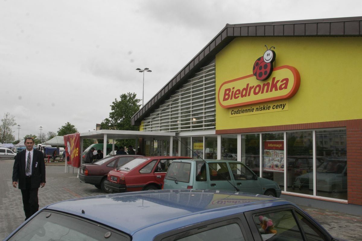 Na toalety w Biedronkach klienci sieci czekali od wielu lat