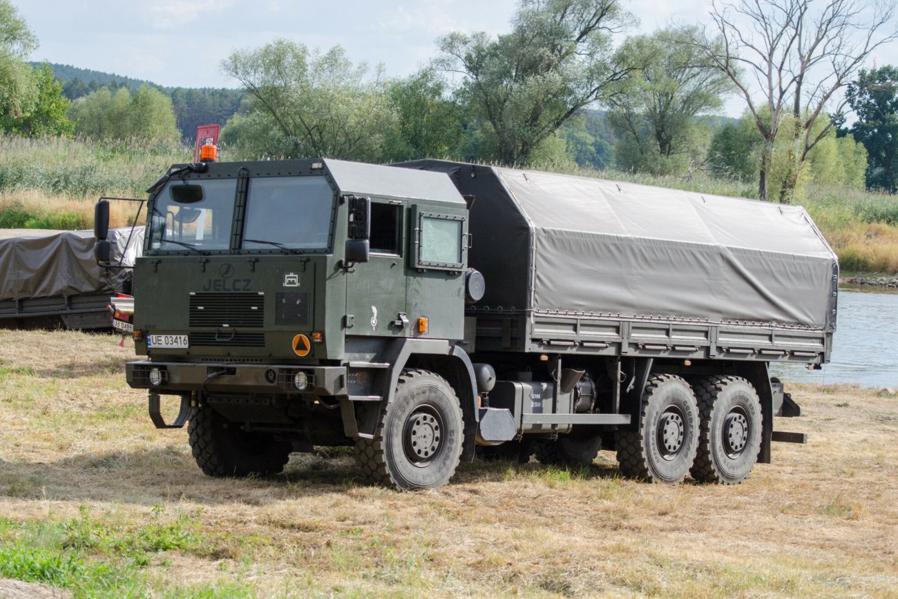 Wojskowy pojazd Jelcz